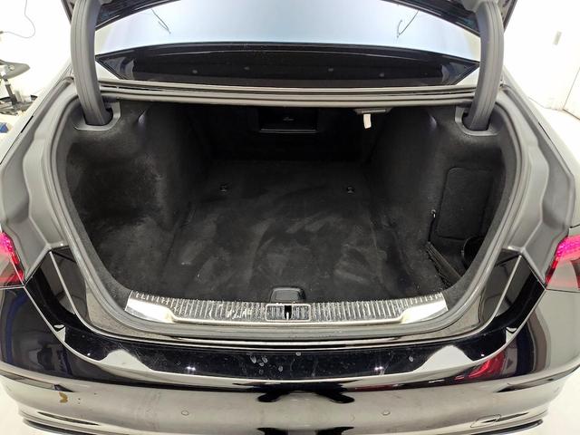 Photo of 2022 Black Mercedes-Benz S-Class