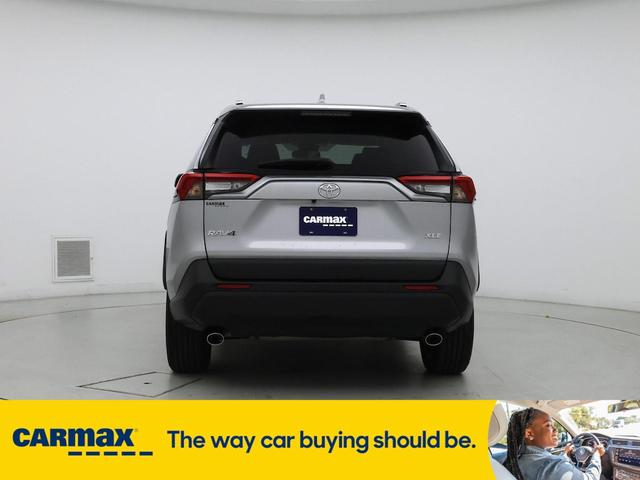 Photo of 2022 Silver Toyota RAV4