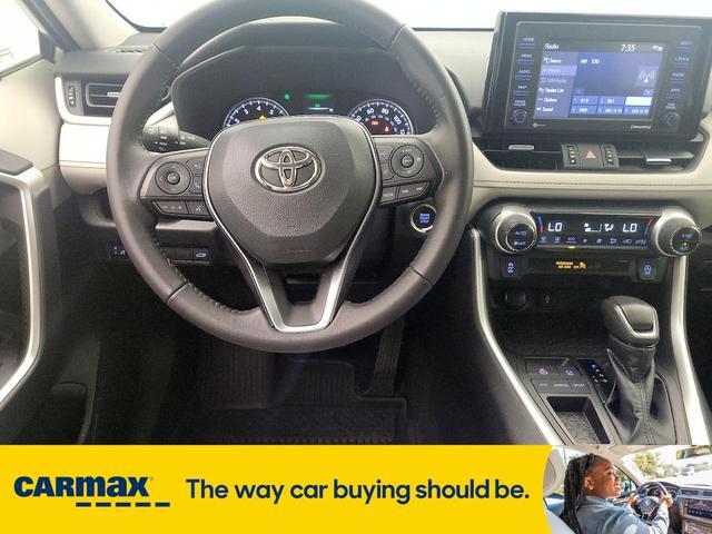 Photo of 2022 Silver Toyota RAV4