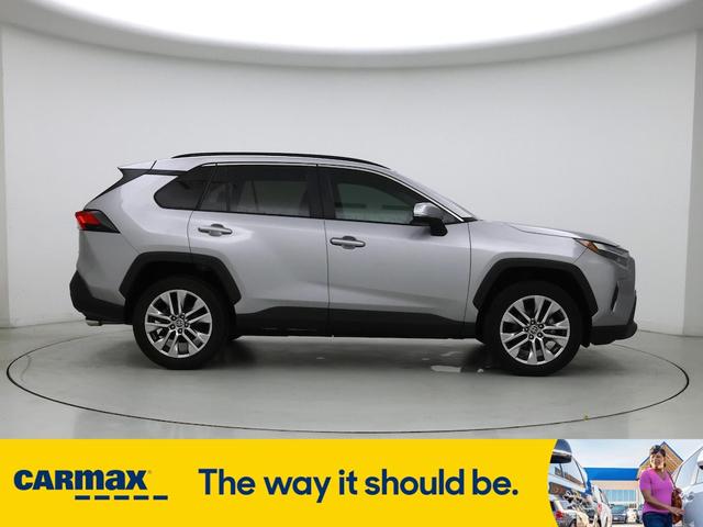 Photo of 2022 Silver Toyota RAV4