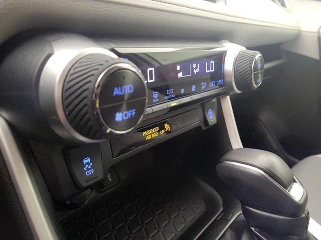 Photo of 2022 Silver Toyota RAV4
