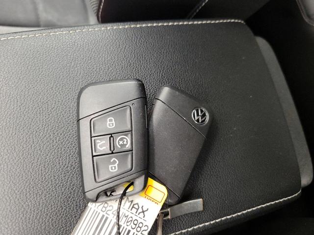 Photo of 2022 Gray Volkswagen Taos