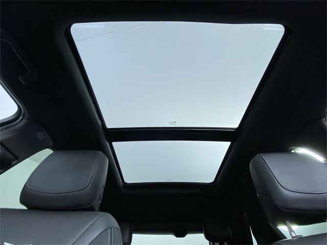 Photo of 2022 Rosewood Metallic Cadillac XT5