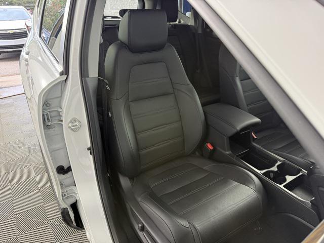 Photo of 2021 Platinum White Pearl Honda CR-V