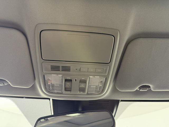 Photo of 2021 Platinum White Pearl Honda CR-V