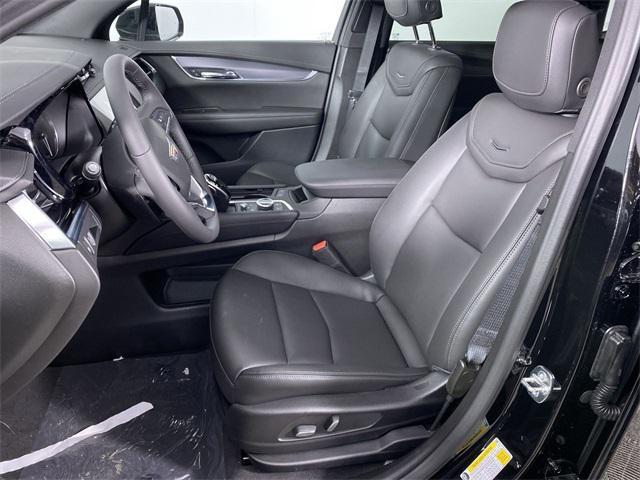 Photo of 2025 Stellar Black Metallic Cadillac XT6