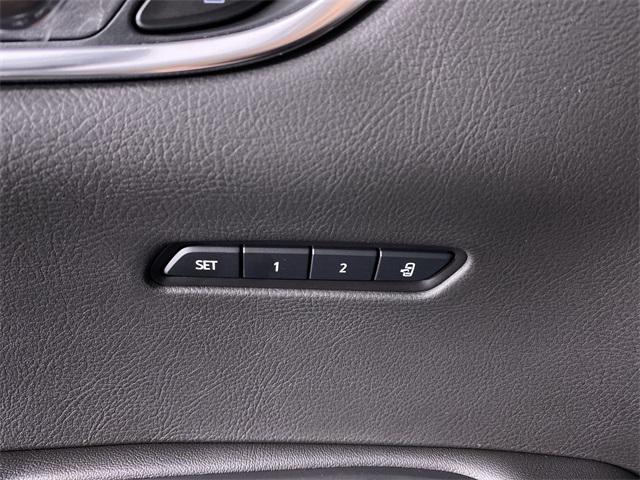 Photo of 2025 Stellar Black Metallic Cadillac XT6