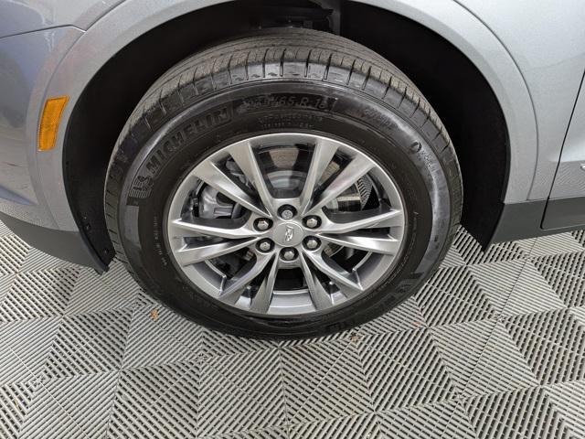 Photo of 2023 Argent Silver Metallic Cadillac XT5