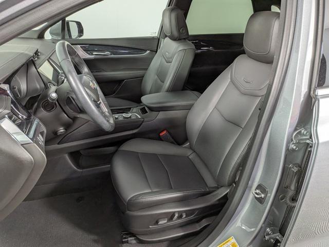 Photo of 2023 Argent Silver Metallic Cadillac XT5
