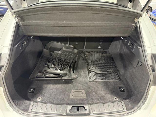 Photo of 2017 Polaris White Jaguar F-PACE