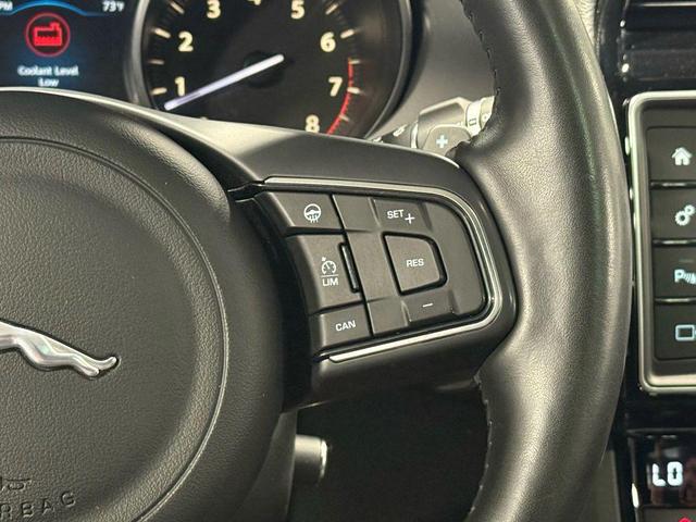 Photo of 2017 Polaris White Jaguar F-PACE
