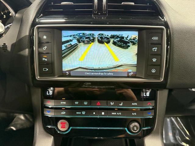 Photo of 2017 Polaris White Jaguar F-PACE