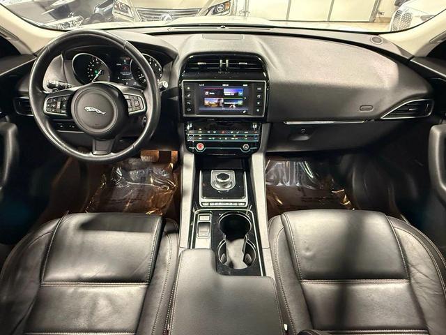 Photo of 2017 Polaris White Jaguar F-PACE