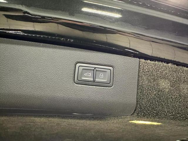 Photo of 2021 Black Bentley Bentayga