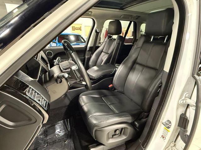 Photo of 2017 White Land Rover Range Rover