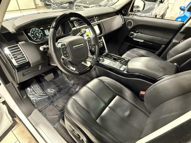 Photo of 2017 White Land Rover Range Rover