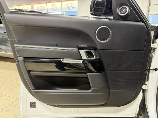 Photo of 2017 White Land Rover Range Rover
