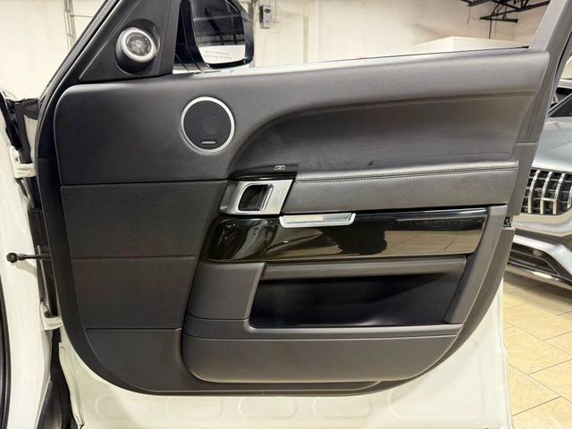 Photo of 2017 White Land Rover Range Rover