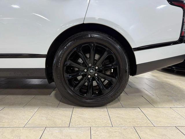 Photo of 2017 White Land Rover Range Rover