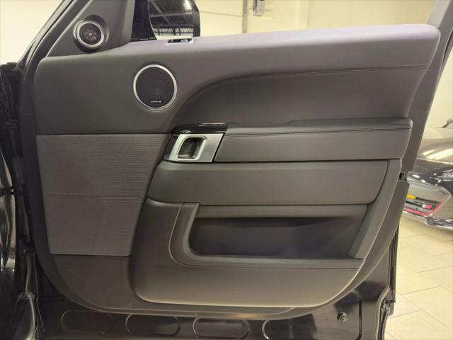 Photo of 2020 Black Land Rover Range Rover Sport