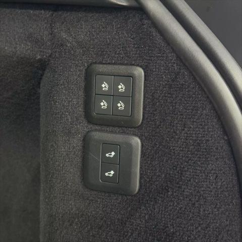 Photo of 2020 Black Land Rover Range Rover Sport