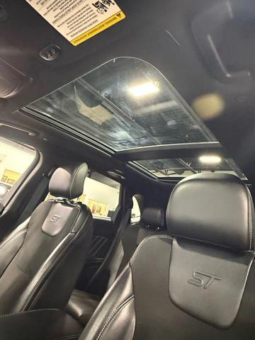 Photo of 2019 Magnetic Metallic Ford Edge