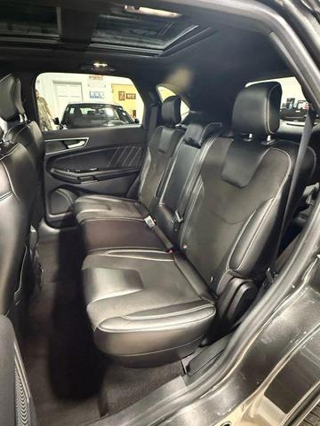 Photo of 2019 Magnetic Metallic Ford Edge