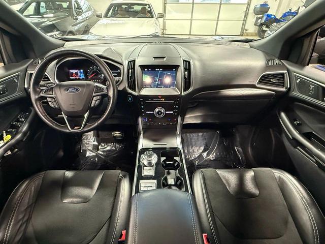 Photo of 2019 Magnetic Metallic Ford Edge