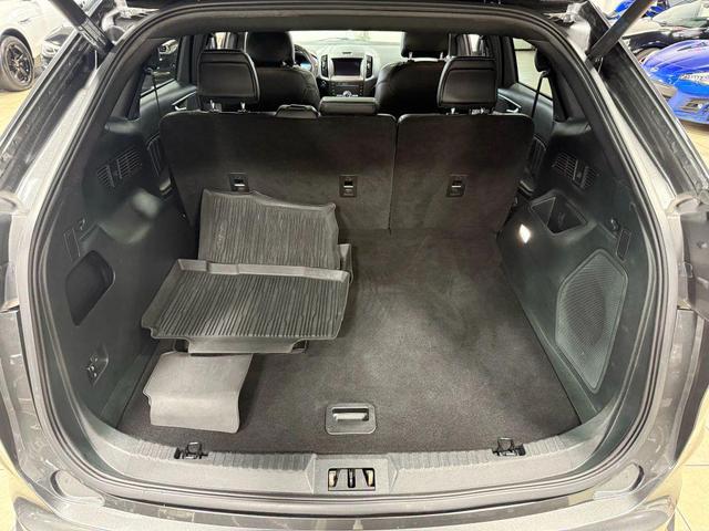 Photo of 2019 Magnetic Metallic Ford Edge