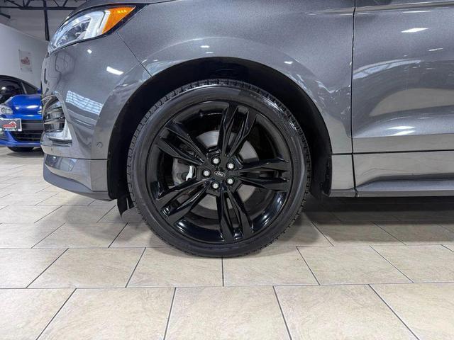 Photo of 2019 Magnetic Metallic Ford Edge