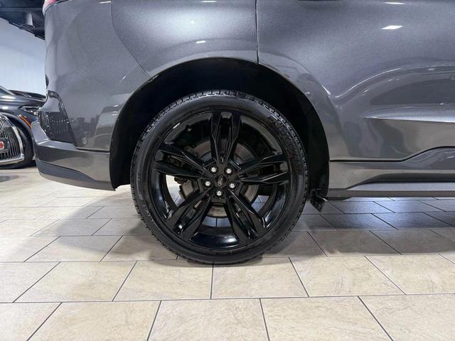 Photo of 2019 Magnetic Metallic Ford Edge
