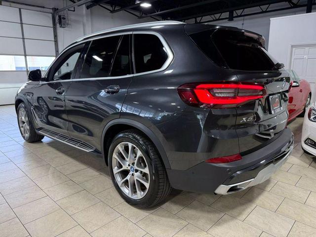 Photo of 2022 Gray BMW X5 PHEV
