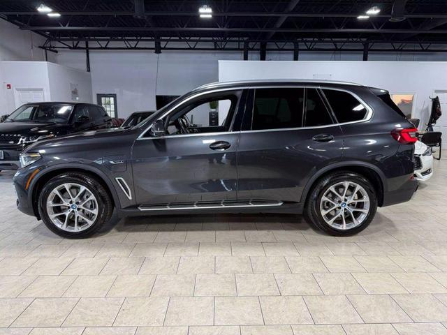 Photo of 2022 Gray BMW X5 PHEV