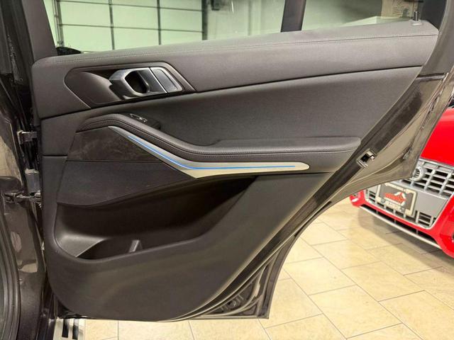 Photo of 2022 Gray BMW X5 PHEV