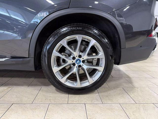 Photo of 2022 Gray BMW X5 PHEV