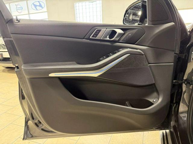 Photo of 2022 Gray BMW X5 PHEV