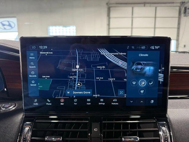 Photo of 2022 Infinite Black Metallic Clearcoat Lincoln Navigator