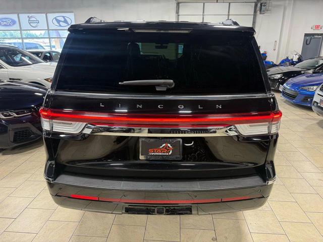 Photo of 2022 Infinite Black Metallic Clearcoat Lincoln Navigator