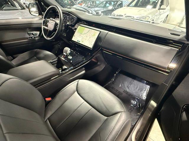 Photo of 2024 Santorini Black Metallic Land Rover Range Rover Sport