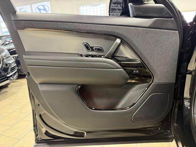 Photo of 2024 Santorini Black Metallic Land Rover Range Rover Sport