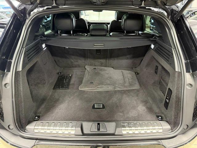 Photo of 2024 Santorini Black Metallic Land Rover Range Rover Sport
