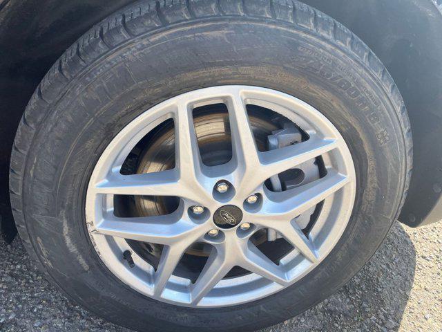Photo of 2024 Agate Black Metallic Ford Edge