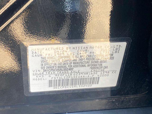 Photo of 2024 Super Black Nissan Kicks