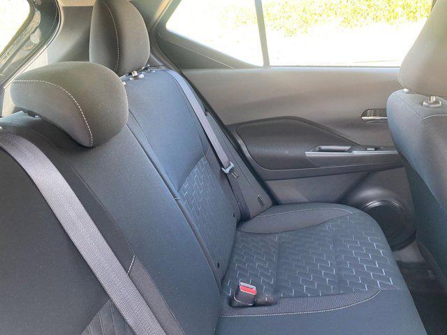 Photo of 2024 Super Black Nissan Kicks
