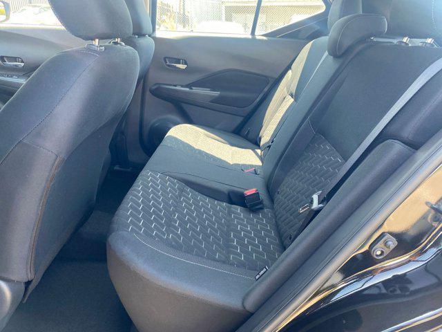 Photo of 2024 Super Black Nissan Kicks