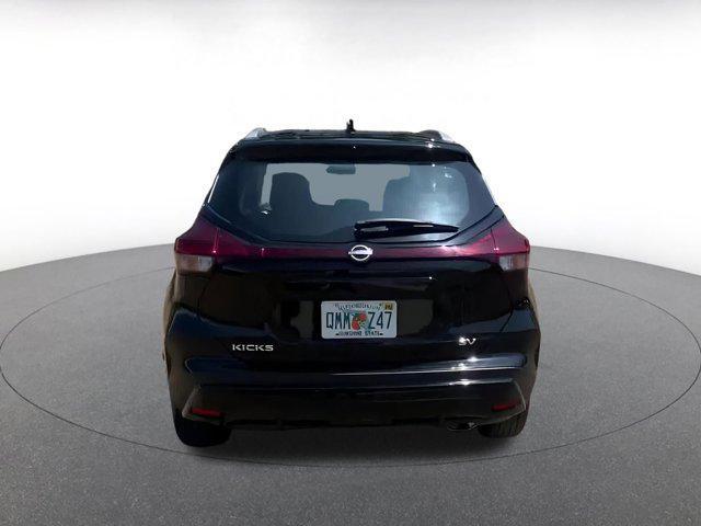 Photo of 2024 Super Black Nissan Kicks