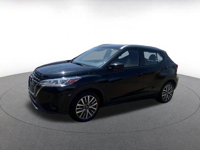 Photo of 2024 Super Black Nissan Kicks