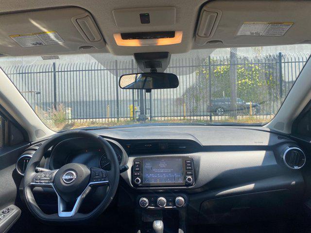 Photo of 2024 Super Black Nissan Kicks