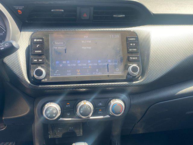 Photo of 2024 Super Black Nissan Kicks