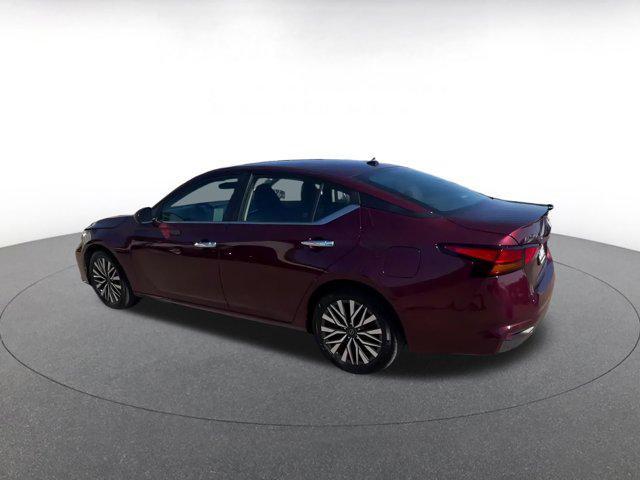 Photo of 2024 Garnet Pearl Metallic Nissan Altima